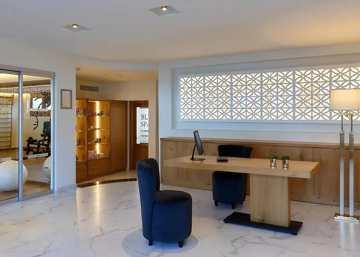 Vasia Boulevard Hotel (Adults Only)